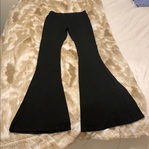 Brandy Melville fray leggings